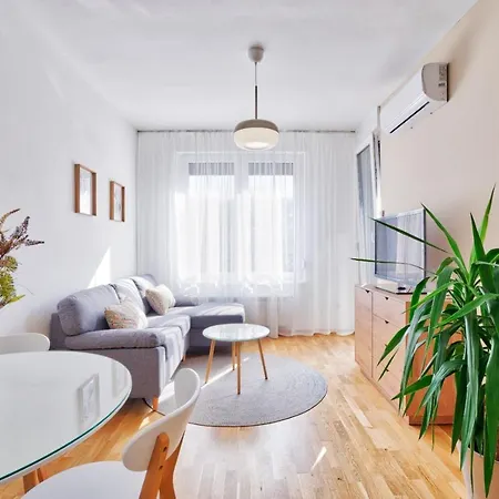 Apartament Goldenboy Apartments, *